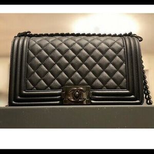 Chanel boy caviar